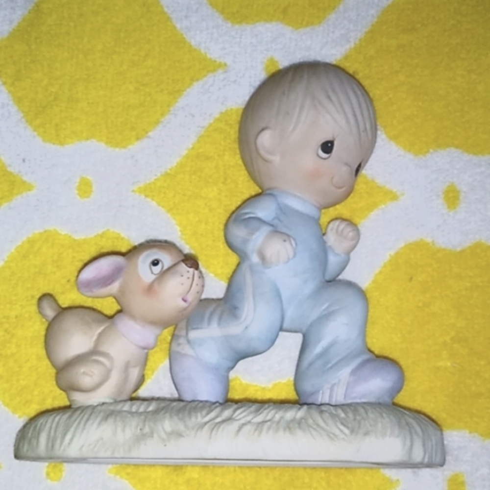 🟢1979 Precious Moments Figurine Collectible
